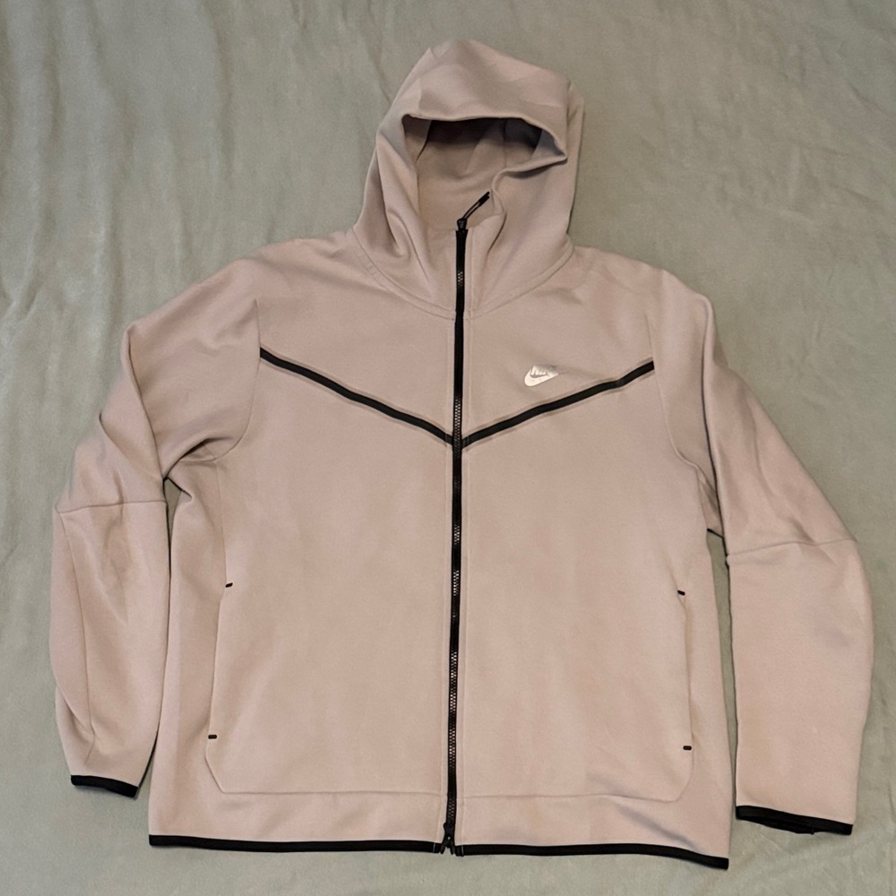 Mens Nike Tech Fleece Full-Zip Jacket in Light Beige with Black Trim